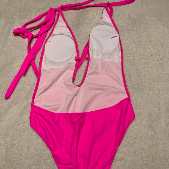 One Piece Swimsuit  in Hot Pink Size Large ✨ New without Tags ✨ - Picture 3 of 4